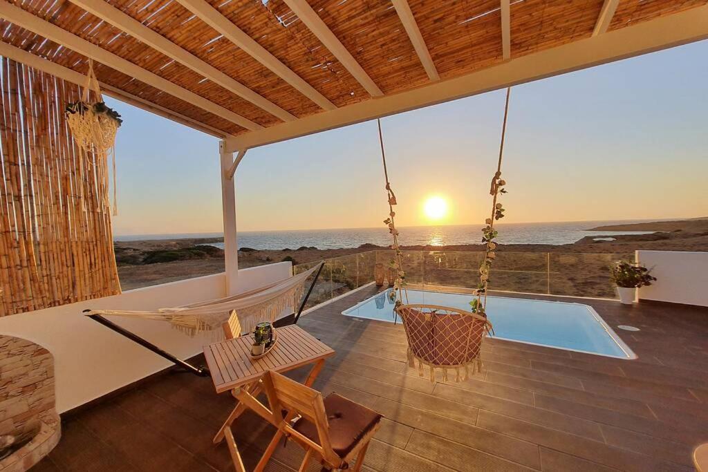 Tramonto Luxury Villa No1- Breathtaking Sunset View Foiníkion Екстериор снимка