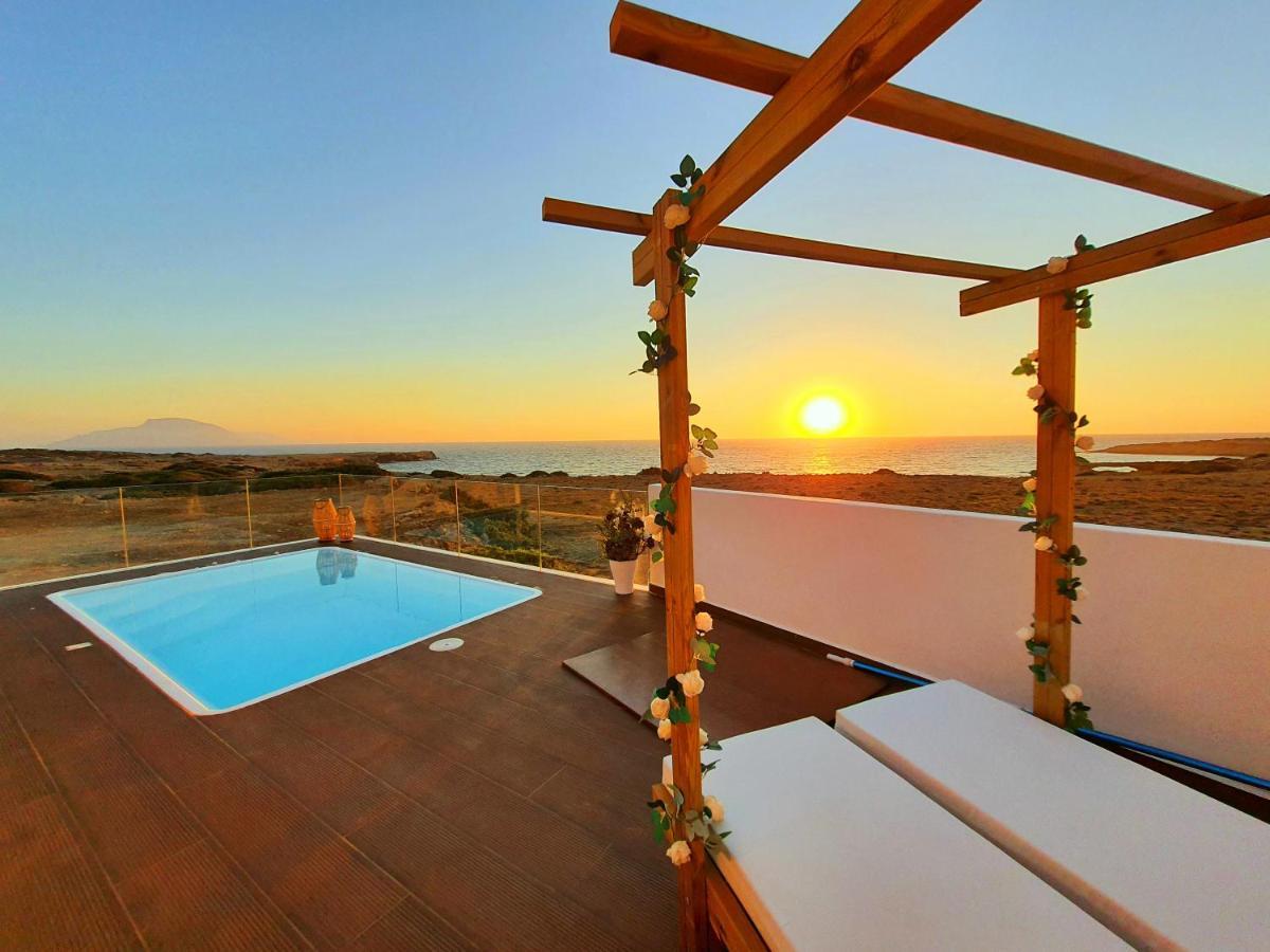 Tramonto Luxury Villa No1- Breathtaking Sunset View Foiníkion Екстериор снимка